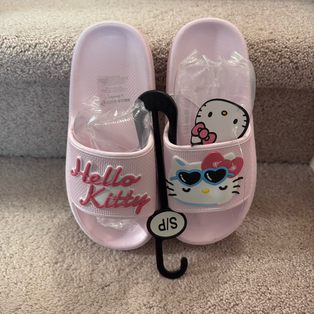 Hello Kitty Light Pink Slippers